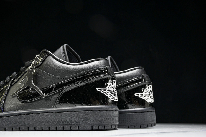 air jordan 1 low “black croc” hj7743-010