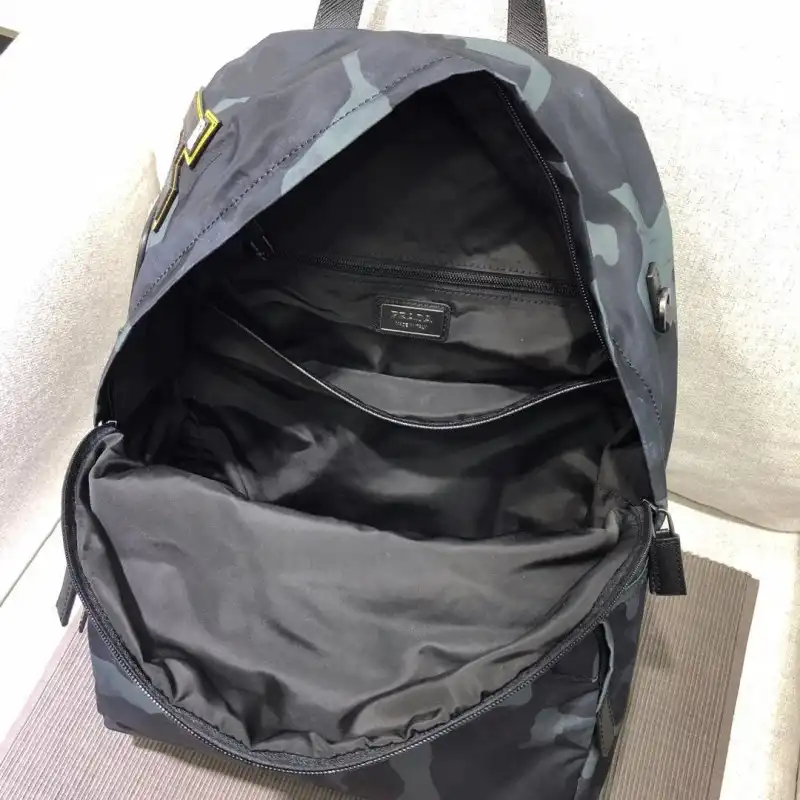 Pra*a bags 1917m0099