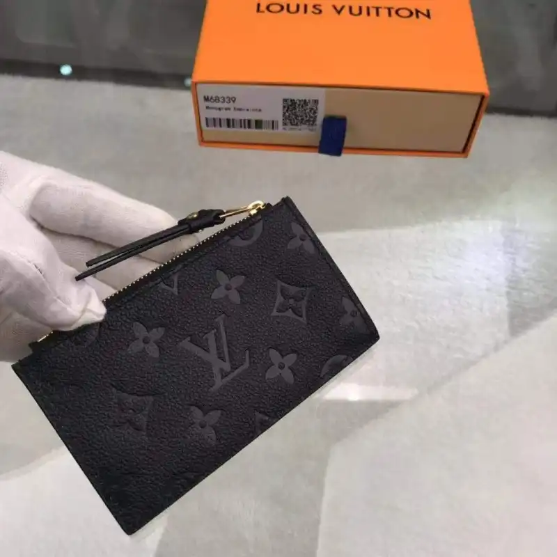 LV Bags 19B570071