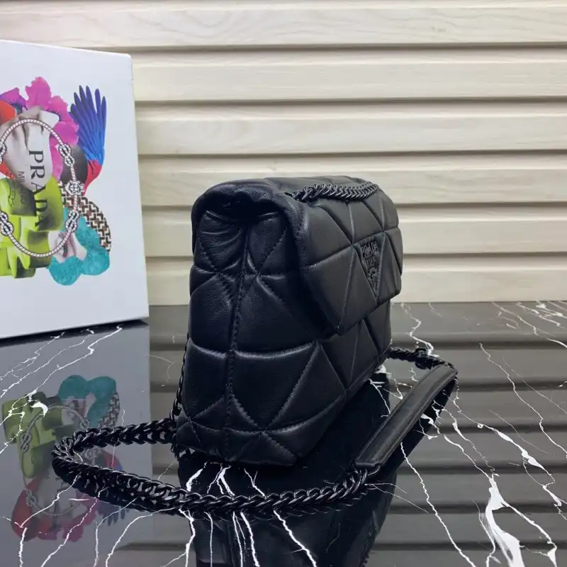 Pra*a bags 19b57b0058