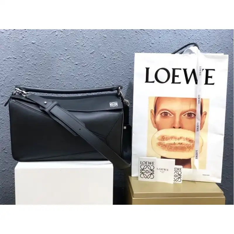 L0ew* s bag 19yan0005