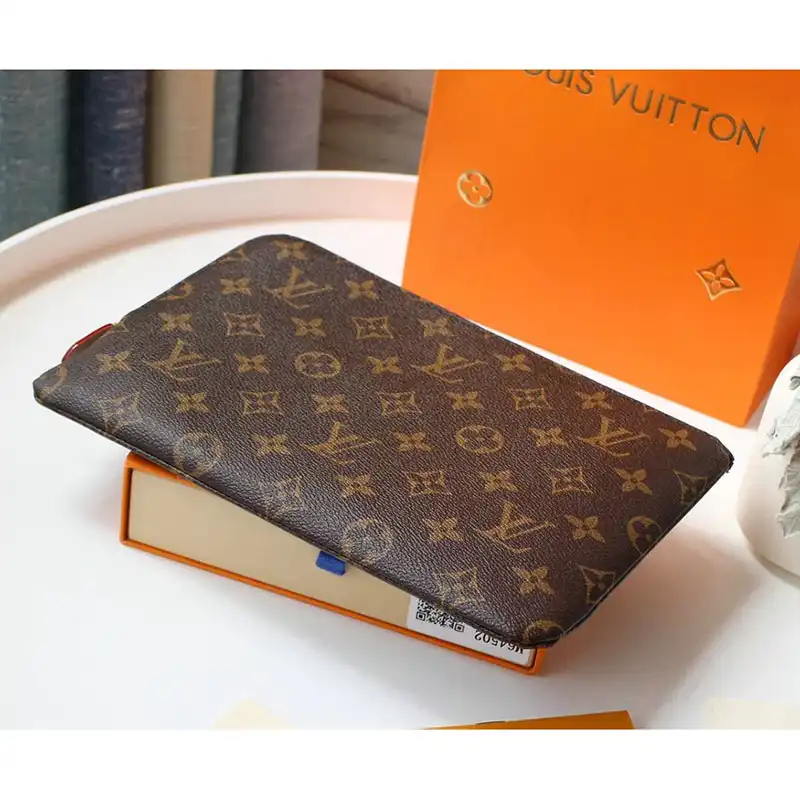 LV Bags 2010B570044