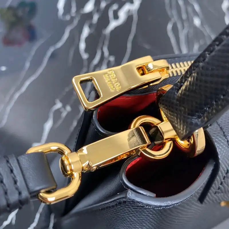 Pra*a bags 206b570021