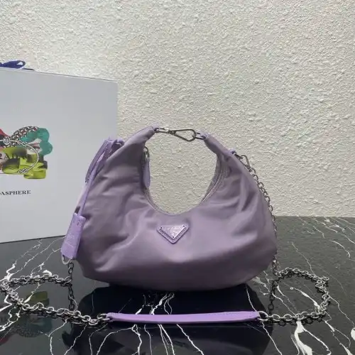 Pra*a bags 206b570032