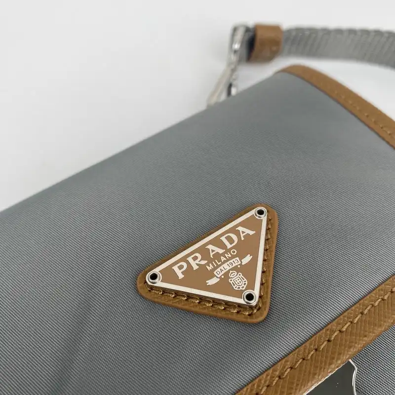 Pra*a bags 206b570127