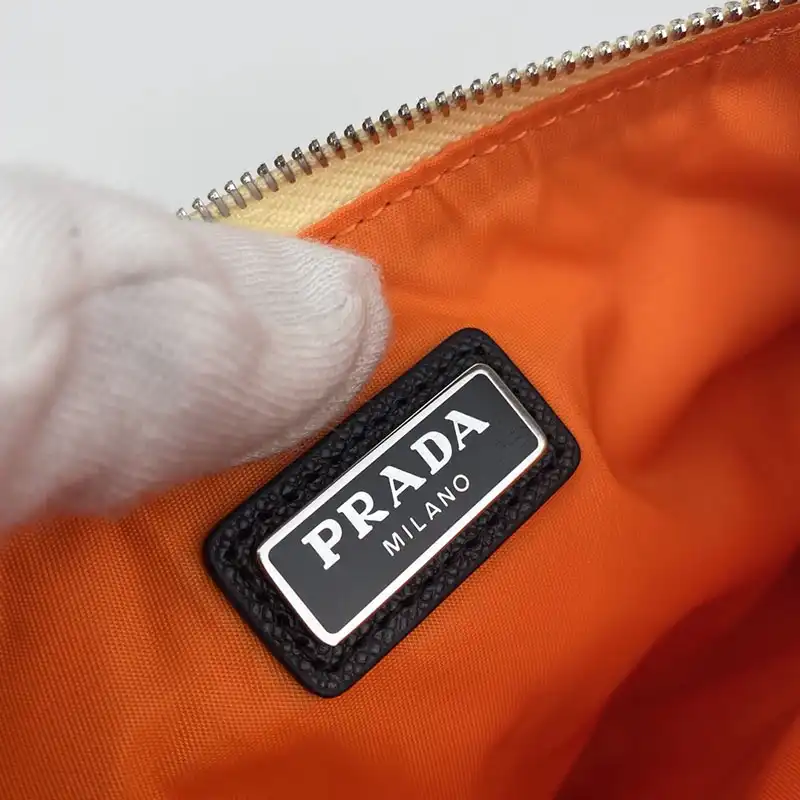 Pra*a bags 208b570117