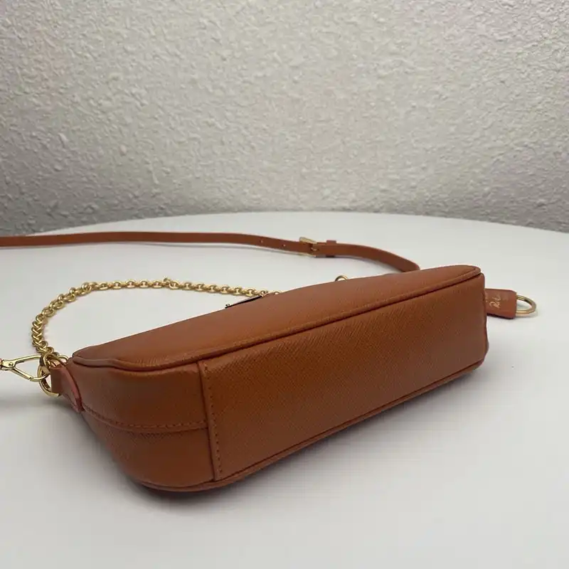 Pra*a bags 208b570131