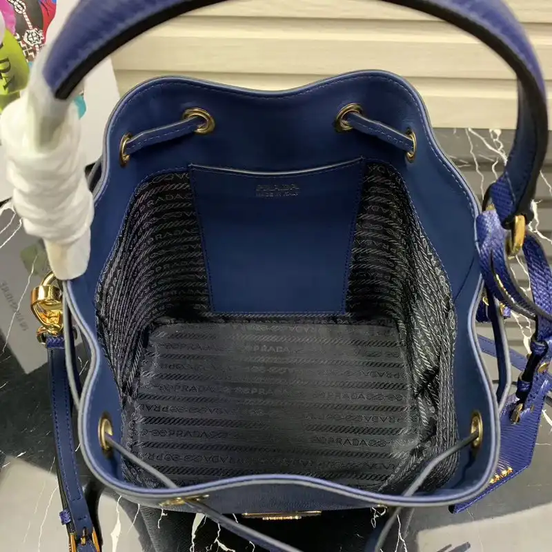 Pra*a bags 20b570133