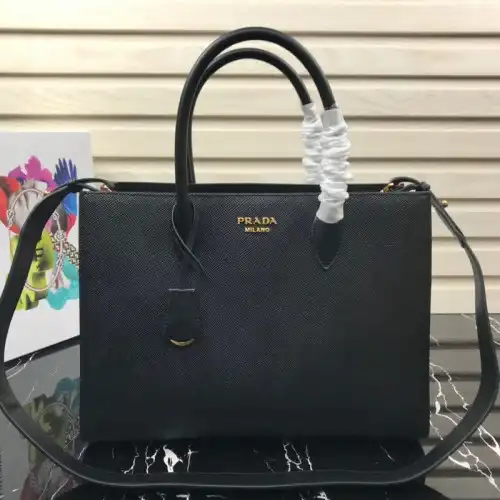 Pra*a bags 20b570200