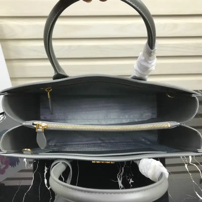 Pra*a bags 20b570204