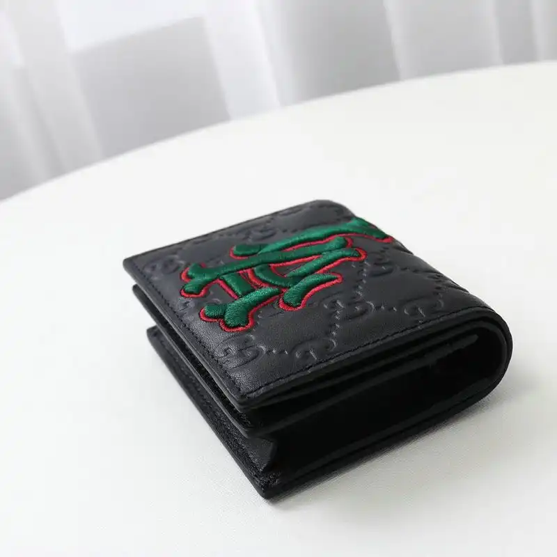 G*u*i bags 20b570281