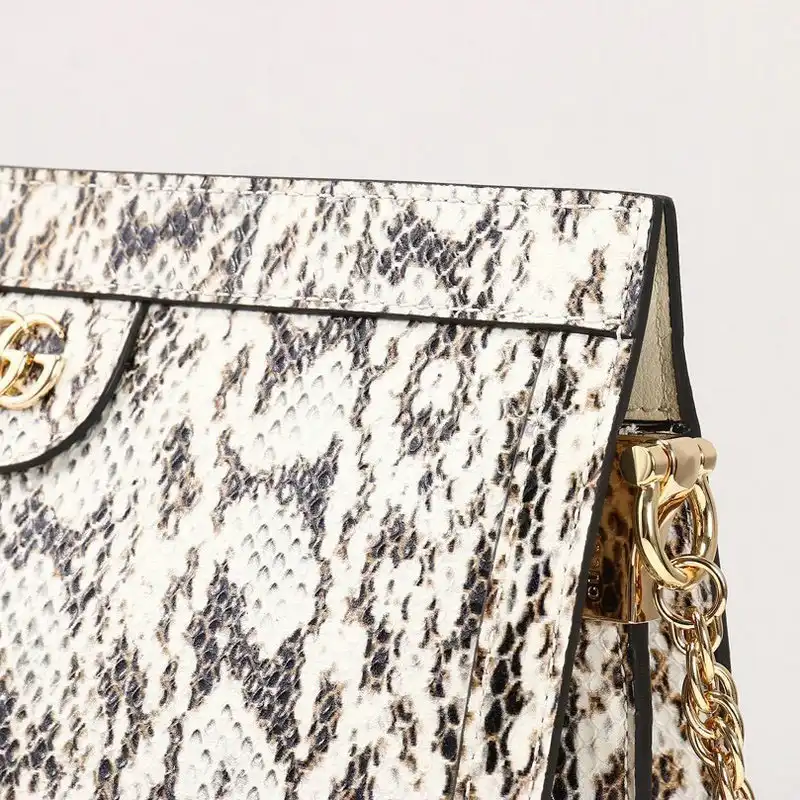 G*u*i bags 20b570284