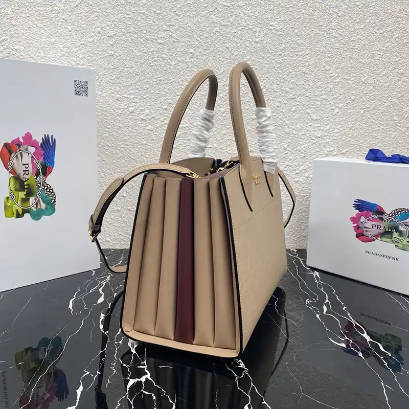 Pra*a bags 204b570057