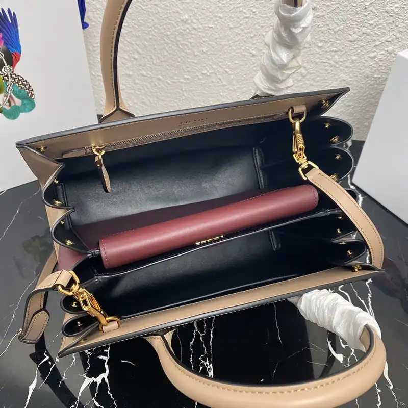 Pra*a bags 204b570057