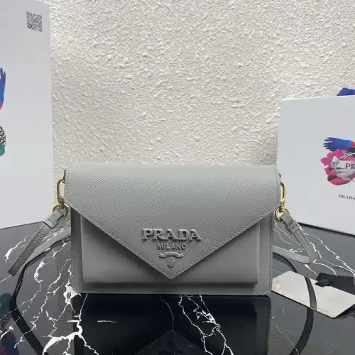 Pra*a bags 204b570063