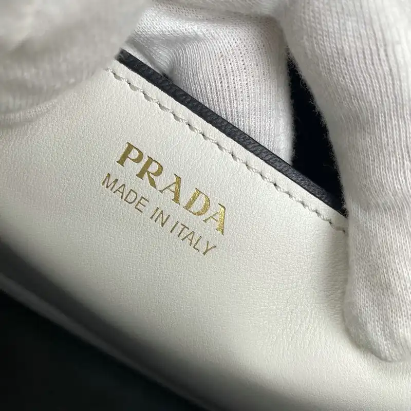 Pra*a bags 205fy0167