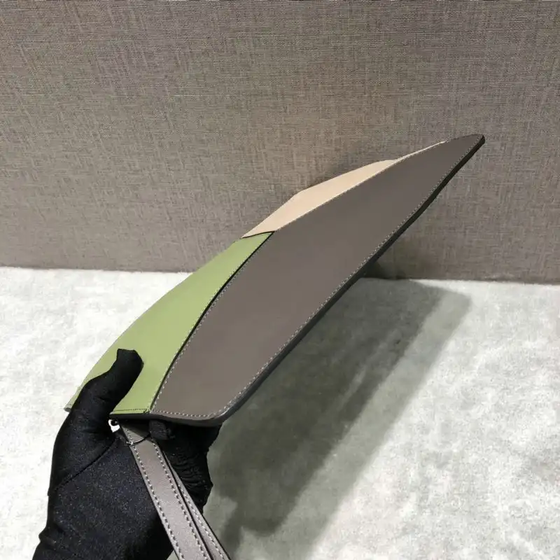 L0ew* bags 2106dj0014