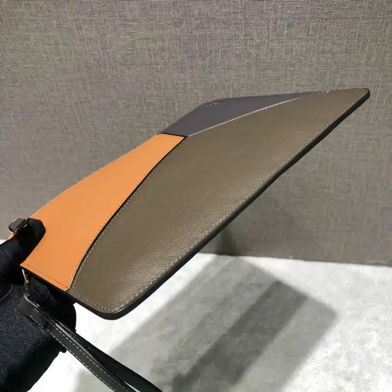 L0ew* bags 2106dj0016