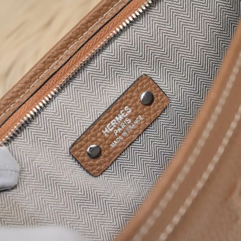 H**me5 bags 2107ya0061