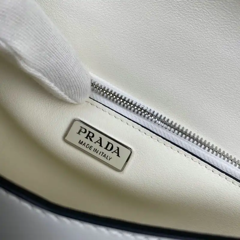 Pra*a bag 2109ya0141