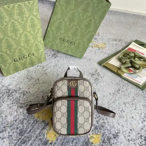 G*u*i bag 2201dj0044