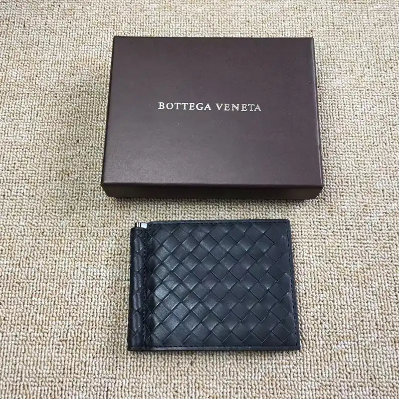 b0tt*ga Ven*ta wallet 2204ht0003