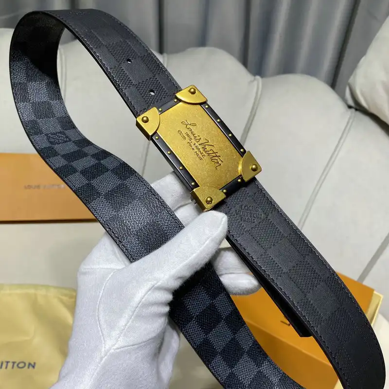 LV Belts 2204XA0002