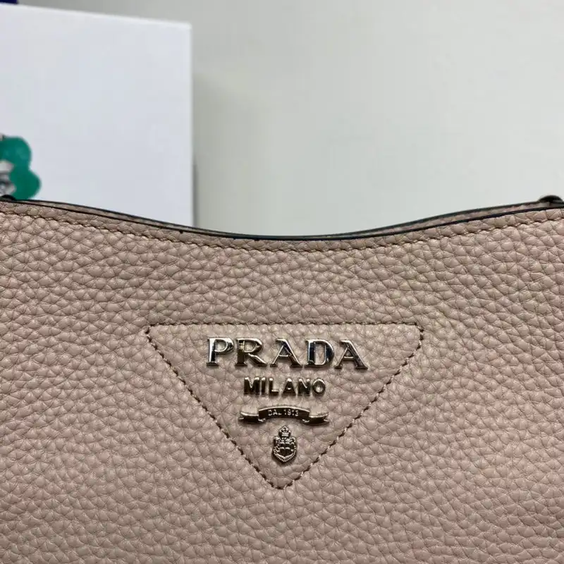 Pra*a bag 2205ya0048