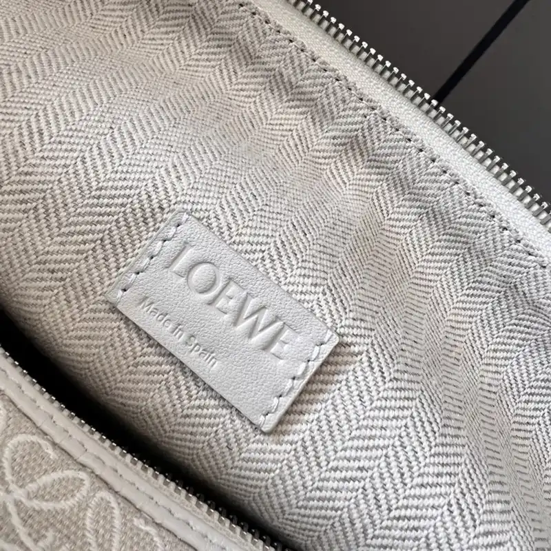 L0ew* bag 2210ya0045