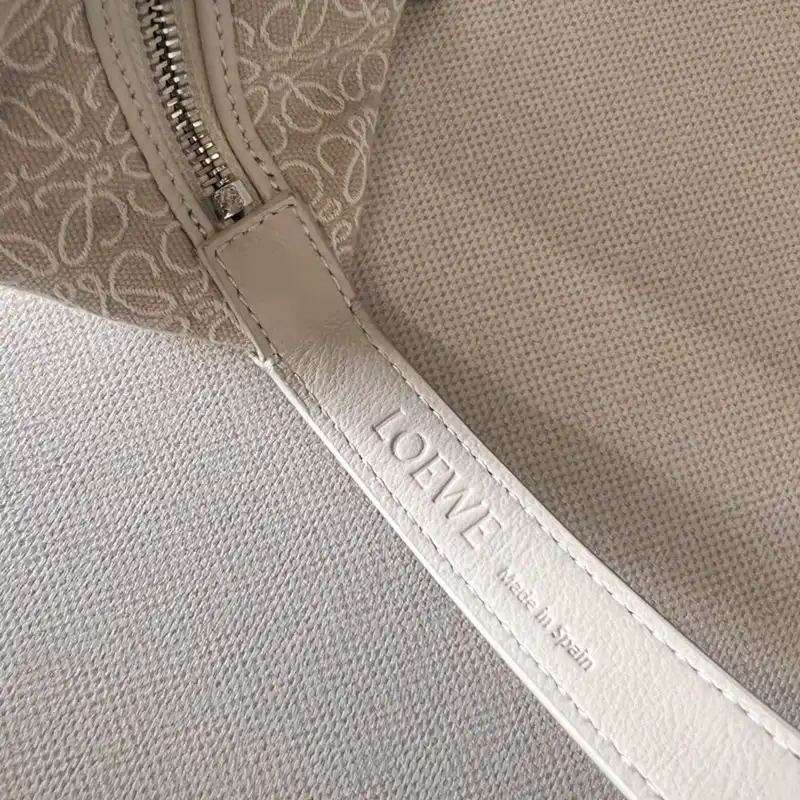 L0ew* bag 2210ya0046