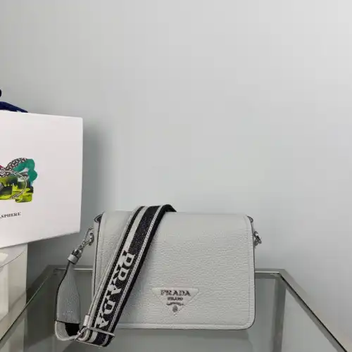 Pra*a bag 2210ya0057