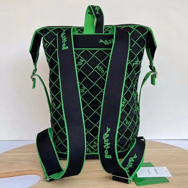 b0tt*ga Ven*ta bag 2211sf0013