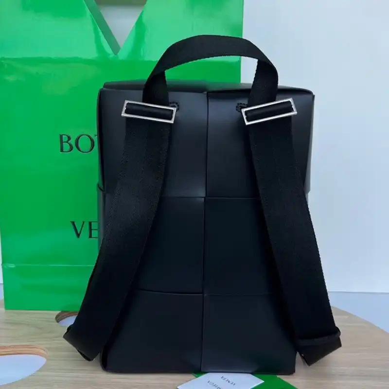 b0tt*ga Ven*ta bag 2211sf0015