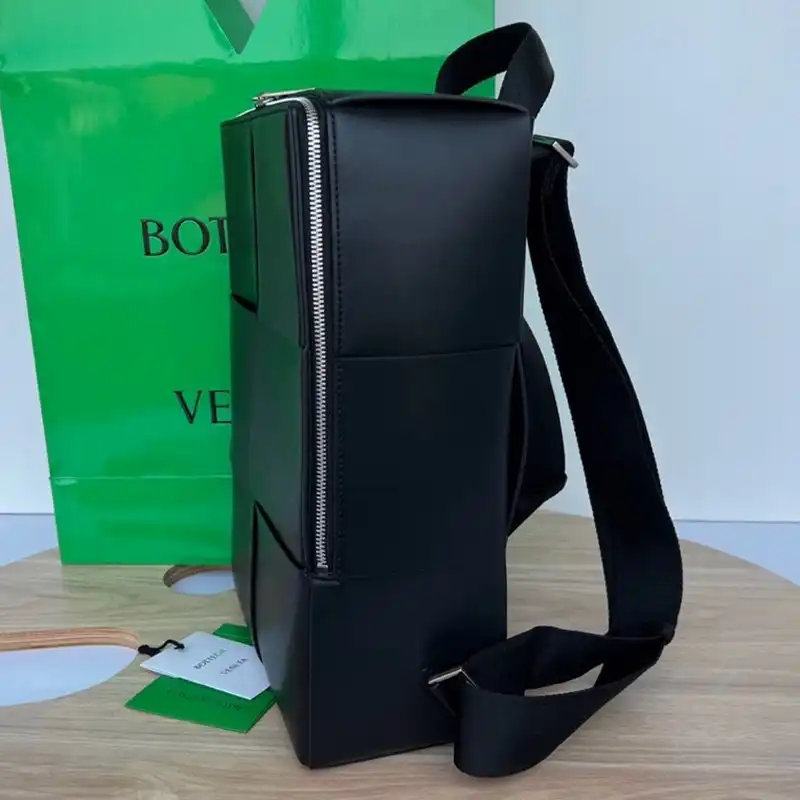 b0tt*ga Ven*ta bag 2211sf0015