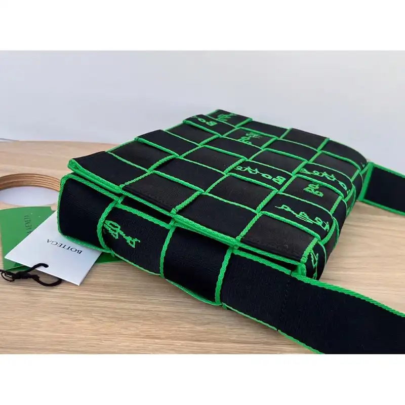 b0tt*ga Ven*ta bag 2211sf0108