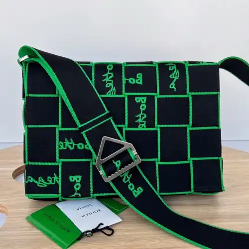 b0tt*ga Ven*ta bag 2211sf0108