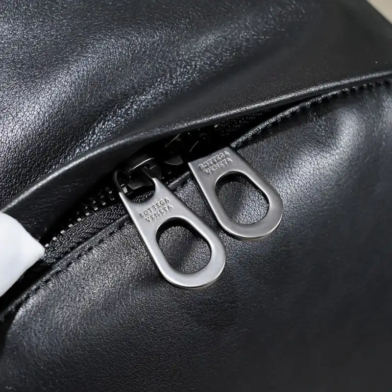 b0tt*ga Ven*ta bag 2212yz0047