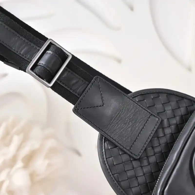 b0tt*ga Ven*ta bag 2212yz0051