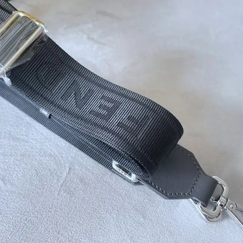 F**di bag 2301ya0042