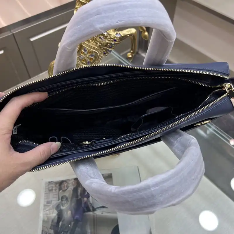 Pra*a bag 2301yz0037