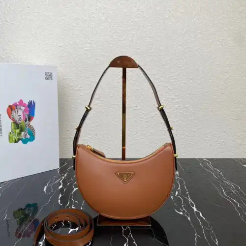 Pra*a bag 2304ya0155