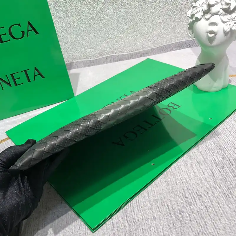 b0tt*ga Ven*ta bag 2306yz0042