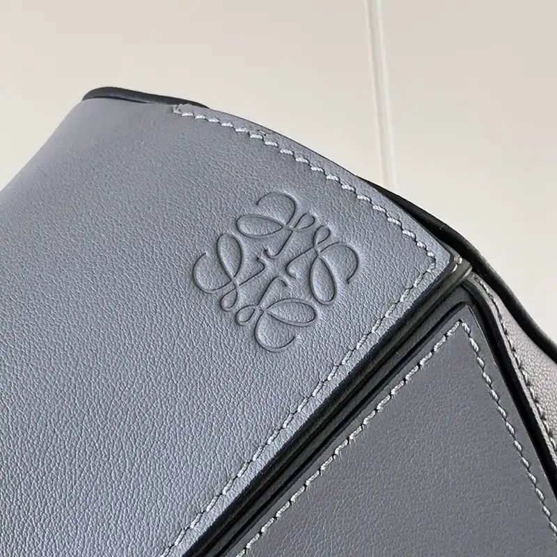 L0ew* bags 2312ya0022