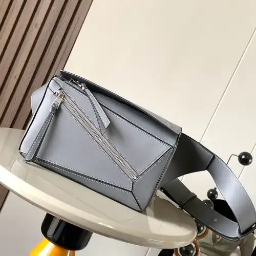 L0ew* bags 2312ya0022