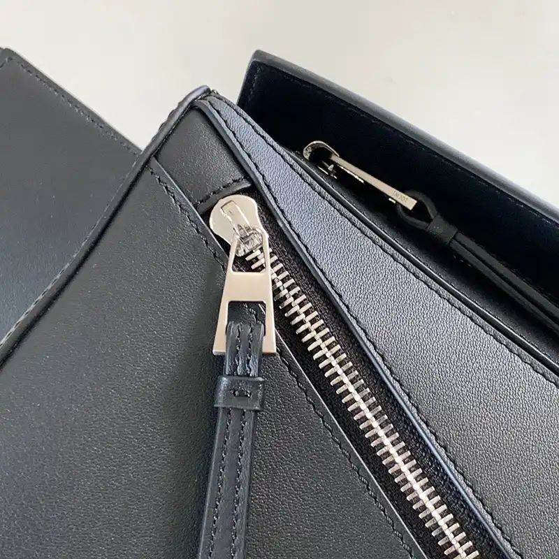 L0ew* bags 2312ya0024