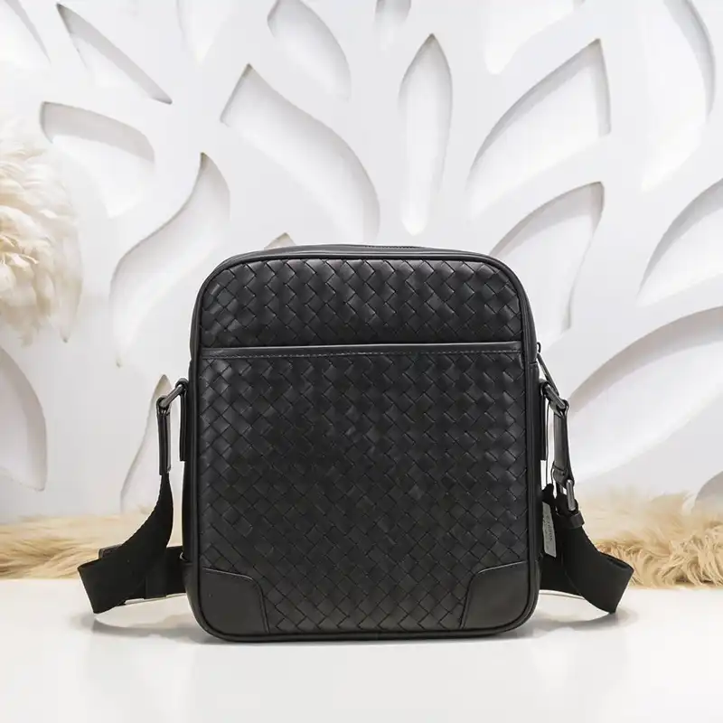 b0tt*ga Ven*ta bags 2401ya0005