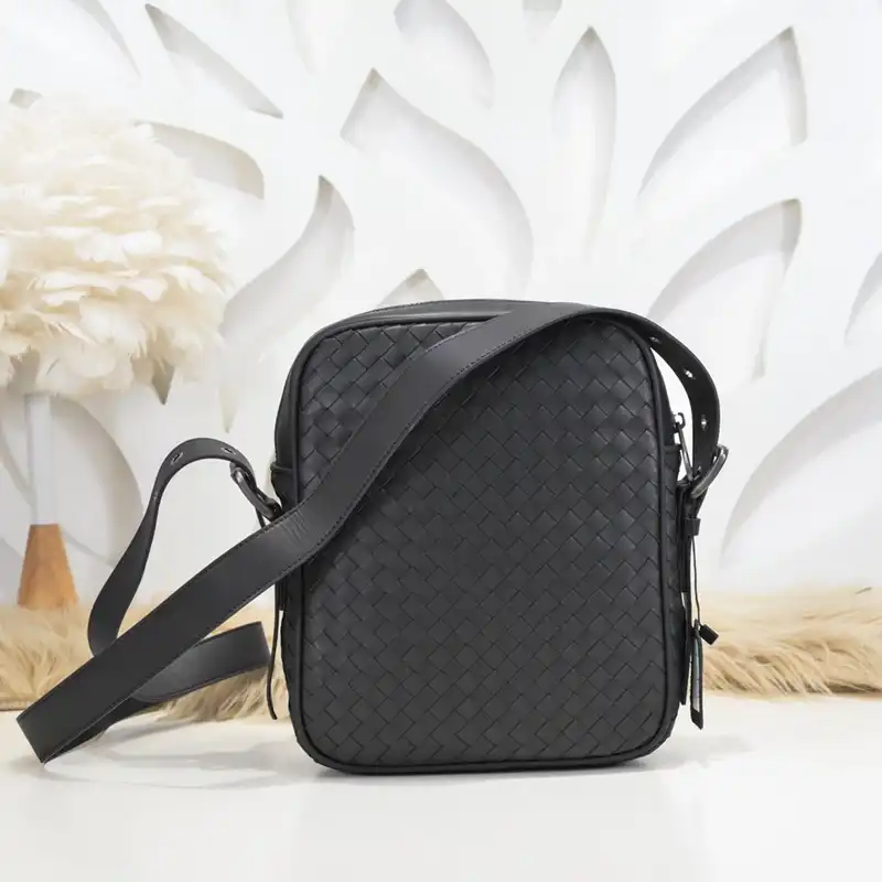 b0tt*ga Ven*ta bags 2401ya0006