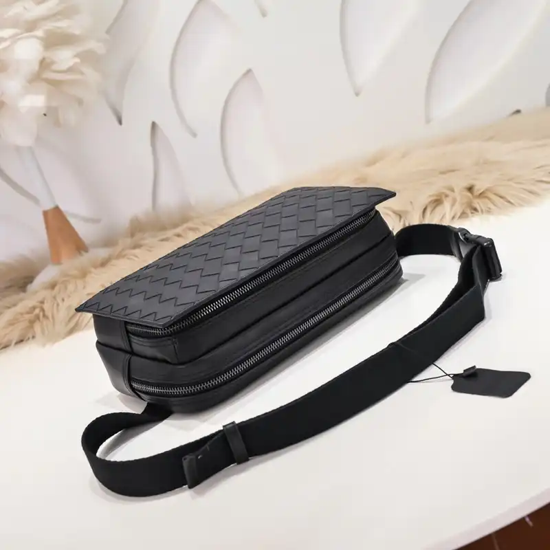 b0tt*ga Ven*ta bags 2401ya0017