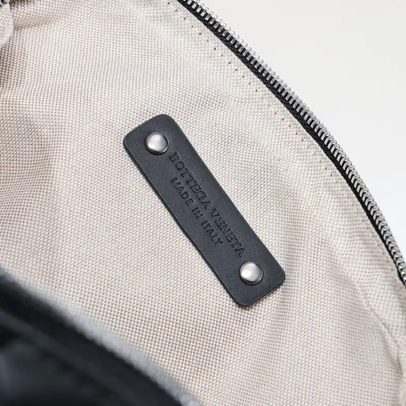 b0tt*ga Ven*ta bags 2401ya0118