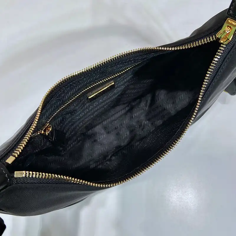 Pra*a bags 2401ya0135